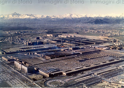 Torino. Veduta aerea dello stabilimento di Mirafiori.